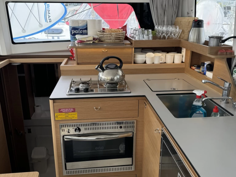 Uthyrning Katamaran  Excess med en båtlicens 