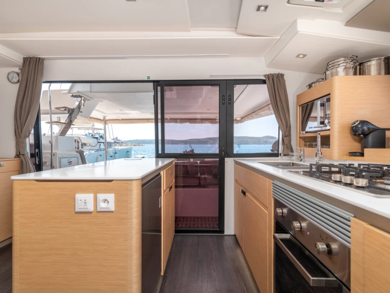 Uthyrning Donji Seget - Fountaine Pajot Aura 51 av Samboat 