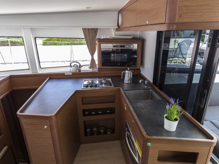 Uthyrning Katamaran  Lagoon med en båtlicens 