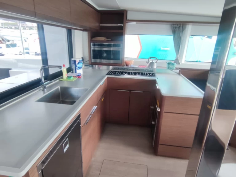 Yacht charter Trogir  billig Lagoon 46