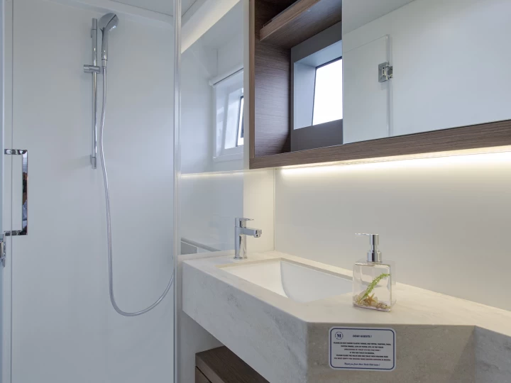 Hyra Katamaran  med eller utan skeppare Lagoon Trogir  