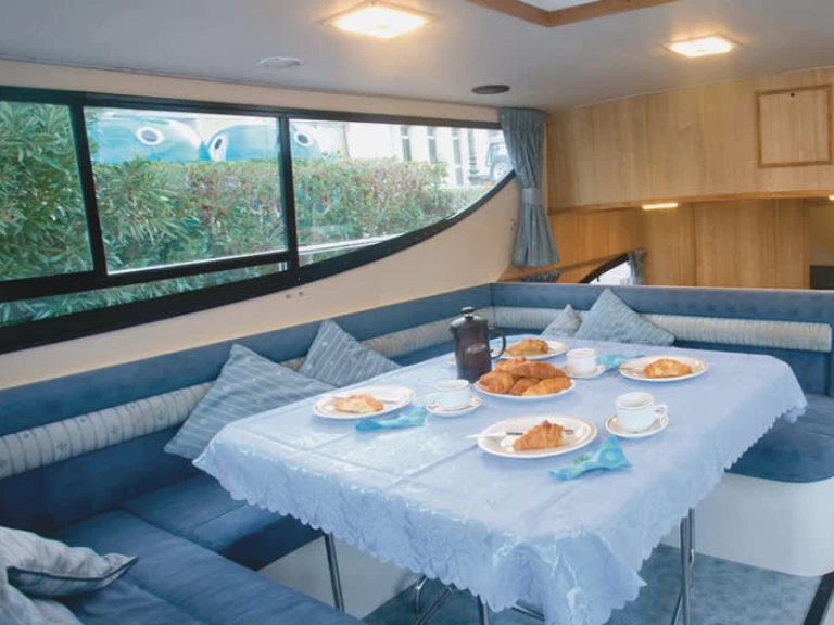 Le Boat Magnifique charter bareboat eller skeppad i Vinkeveen