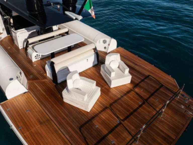 Hyra Motorbåt  med eller utan skeppare Anvera Portofino 