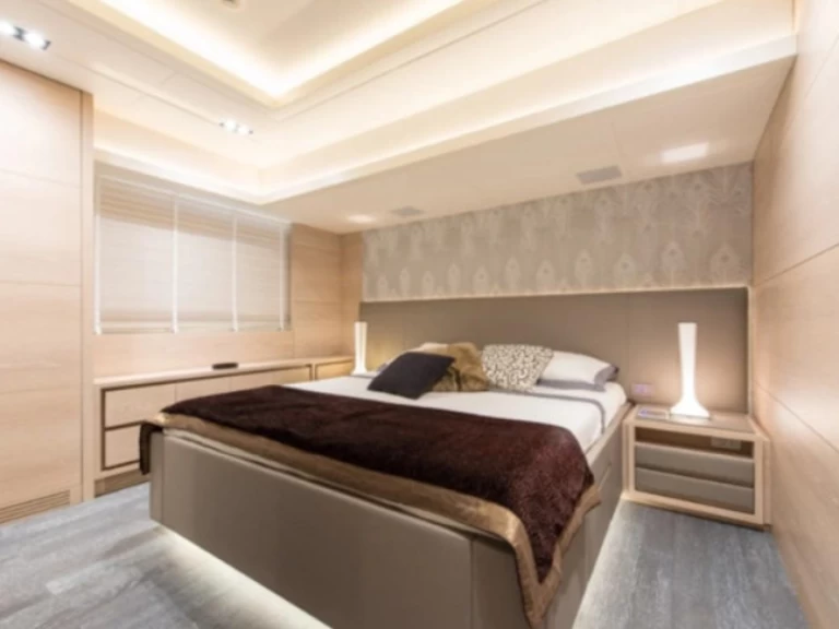 Uthyrning Lyx yacht Ab Yachts med en båtlicens 