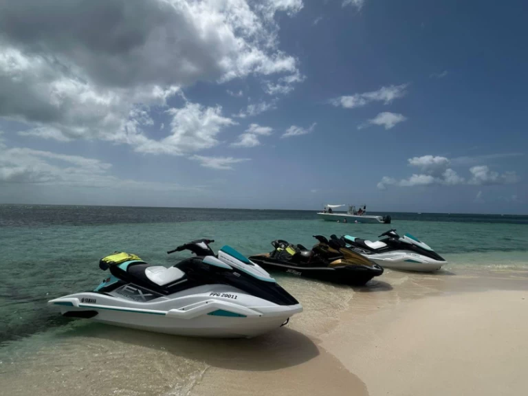Hyra Jet ski med eller utan skeppare Yamaha Pointe-à-Pitre 