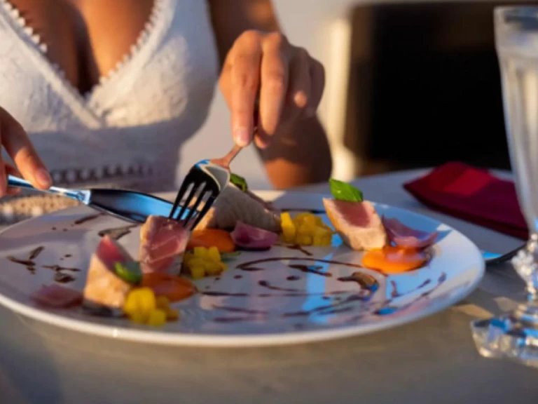 Hyra Lyx yacht med eller utan skeppare Mangusta Portofino 