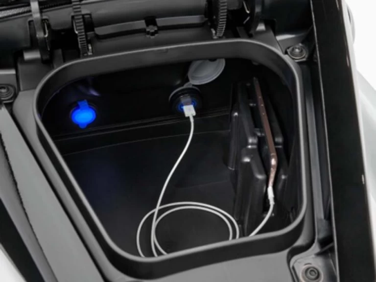 Uthyrning Jet ski Kawasaki med en båtlicens 