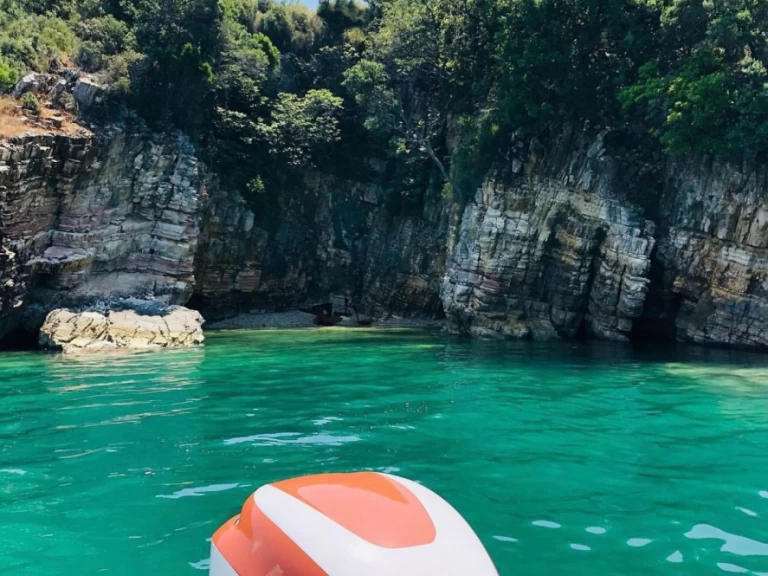 Motorbåt  för uthyrning Sarandë till det bästa priset 