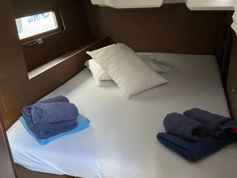 Hyr en Bénéteau Oceanis 46.1 Cannigione 