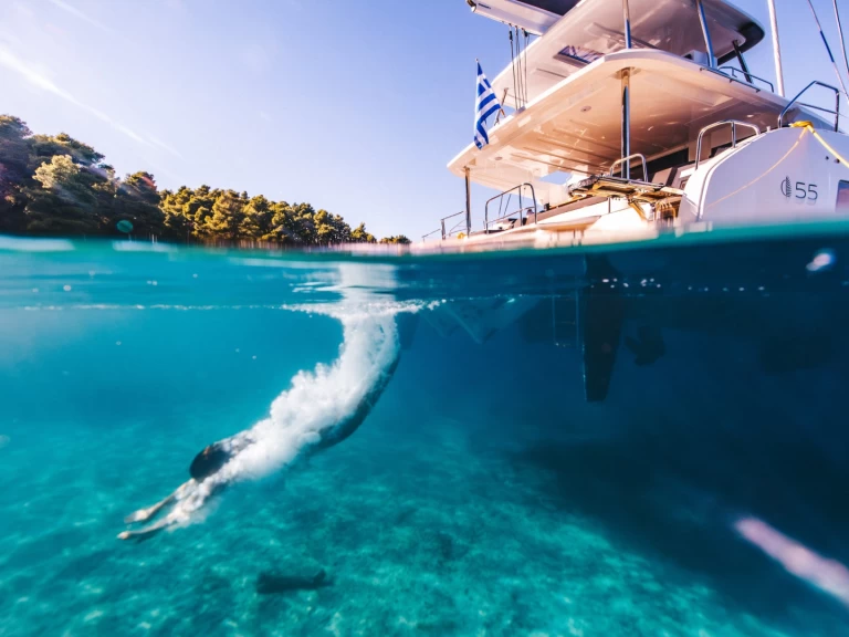 Hyra Katamaran  med eller utan skeppare Lagoon Lefkáda 