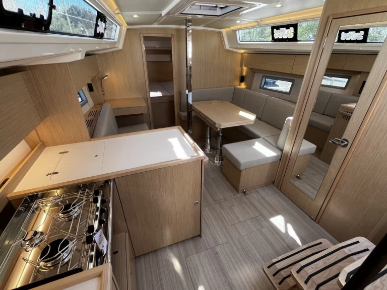 Hyra Segelbåt  med eller utan skeppare Bavaria La Rochelle 