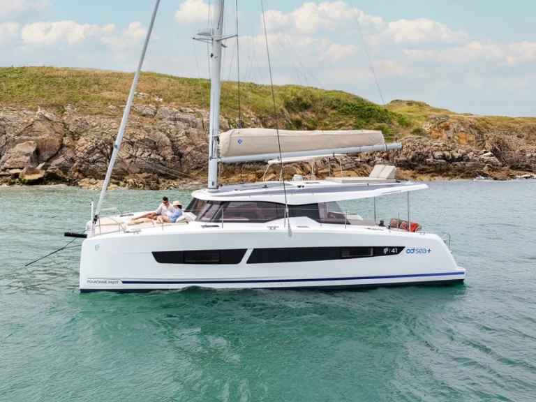 Hyra Katamaran  med eller utan skeppare Fountaine Pajot Saint Raphael 
