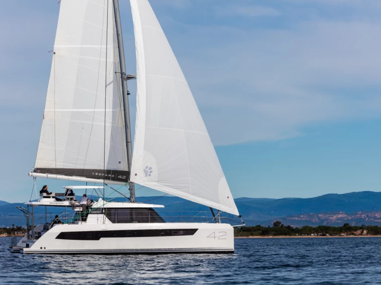 Hyr en Leopard Catamarans / Robertson & Caine Leopard 42 - 3 cab. Saint Raphael 