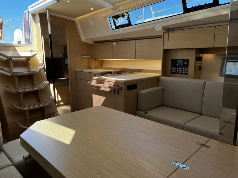 Uthyrning Segelbåt  Bavaria med en båtlicens 