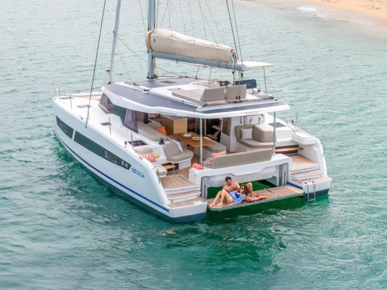Yacht charter Saint Raphael billig Fountaine Pajot FP 41 Quatuor 3