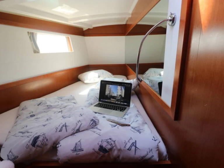 Uthyrning Procida - Bénéteau Oceanis 48 av Samboat 