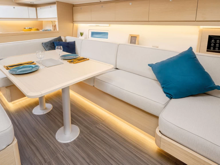 Hyra Segelbåt  med eller utan skeppare Dufour Gouvia 