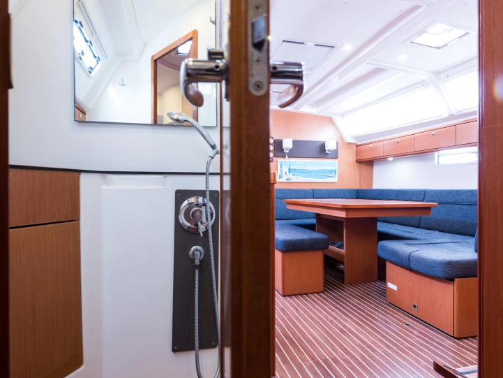 Uthyrning Segelbåt  Bavaria med en båtlicens 