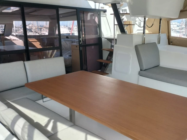 Fountaine Pajot Aura 51 charter bareboat eller skeppad i Castellammare di Stabia