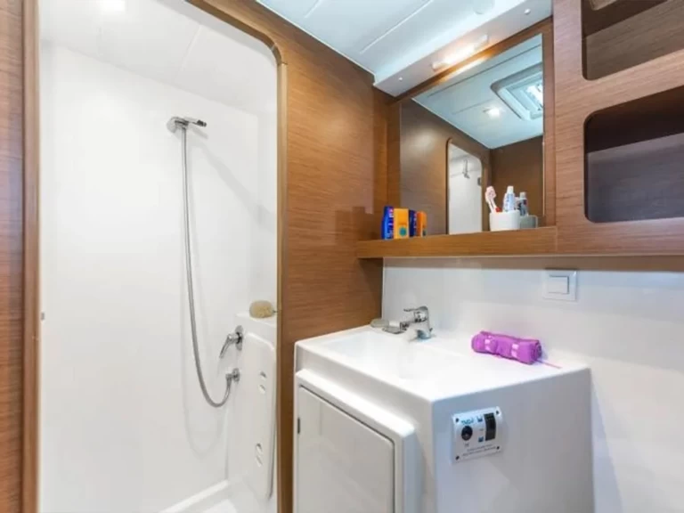 Yacht charter Lavrio billig Lagoon 42