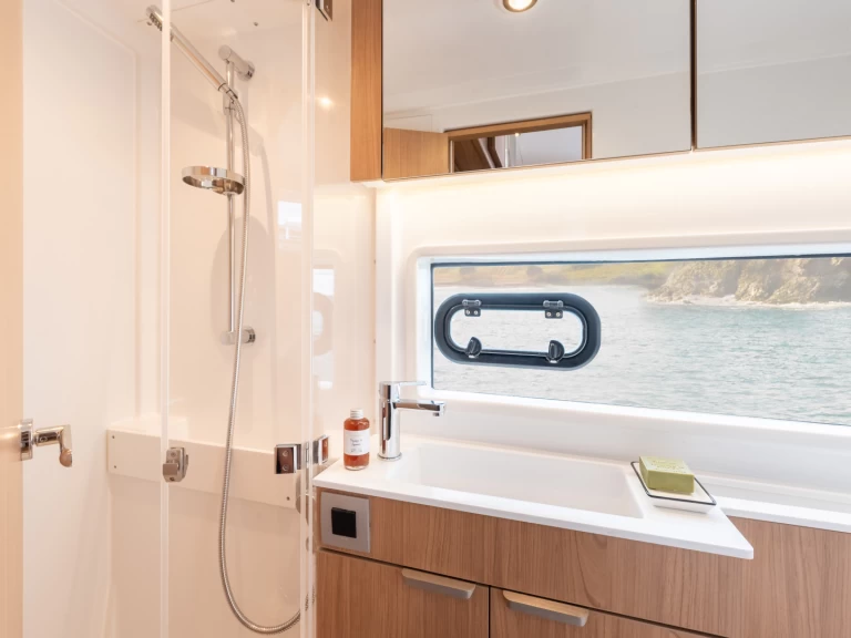 Bali Bali Catsmart charter bareboat eller skeppad i Pula 