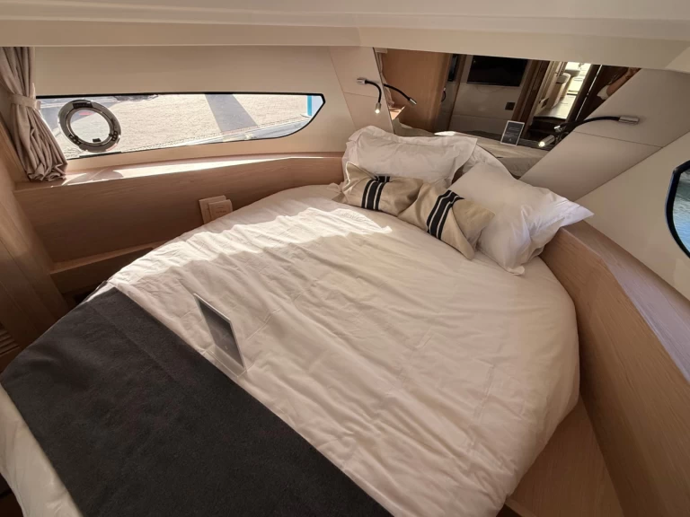 Yacht charter Split  billig Swift Trawler 37 Fly