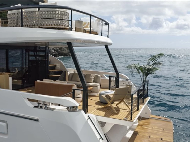 Lyx yacht för uthyrning Šibenik  till det bästa priset 