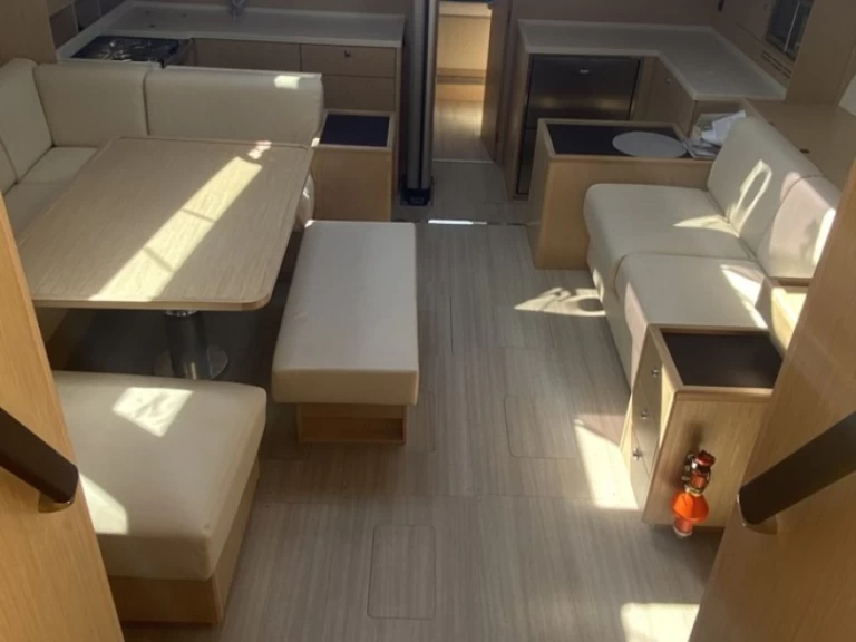 Hyr en Bavaria Bavaria C57 Style Alimos 