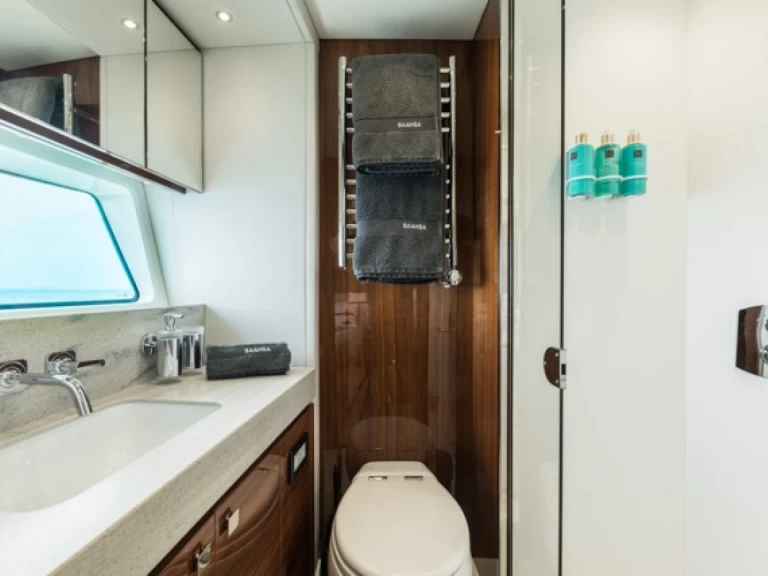 Sunseeker Sunseeker 76 Yacht charter bareboat eller skeppad i Ibiza Town