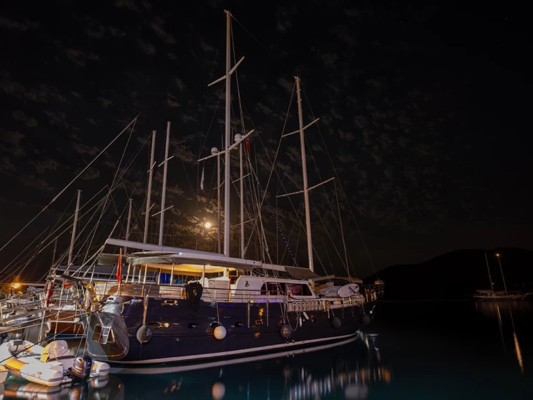Hyr en Gulet Custom Made Setur Netsel Marmaris Marina 