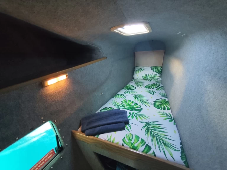 Hyra Katamaran  med eller utan skeppare Fountaine Pajot Malaga  