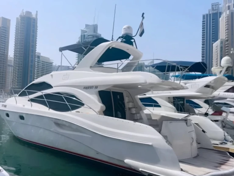 Uthyrning Lyx yacht i Dubai Marina - Majesty Yachts 50