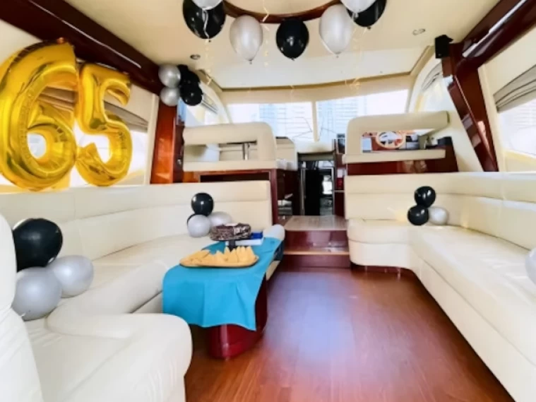 Uthyrning Lyx yacht Majesty Yachts med en båtlicens 