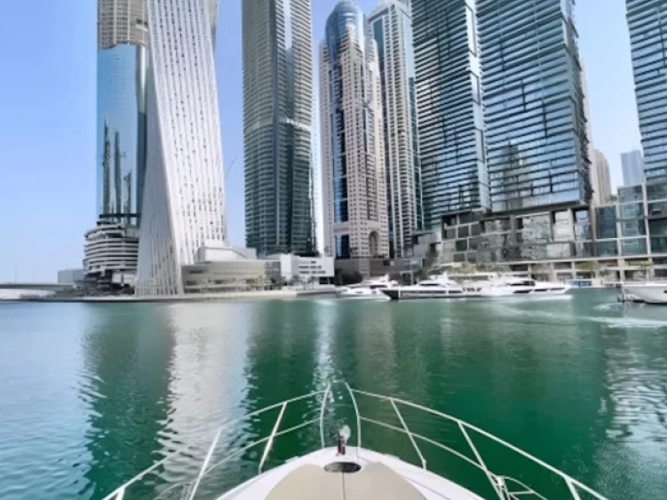 Lyx yacht för uthyrning Dubai Marina till det bästa priset 