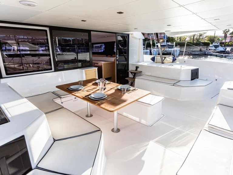 Dufour Dufour Catamarans 48 Sail charter bareboat eller skeppad i Palermo