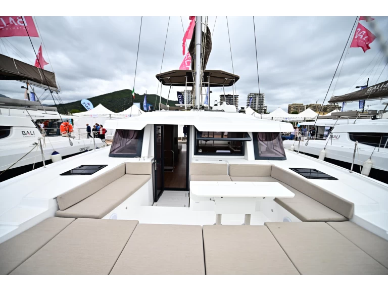 Uthyrning Katamaran  Bali med en båtlicens 