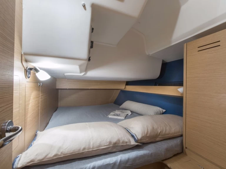 Hyra Segelbåt  med eller utan skeppare Dufour Lavrio 