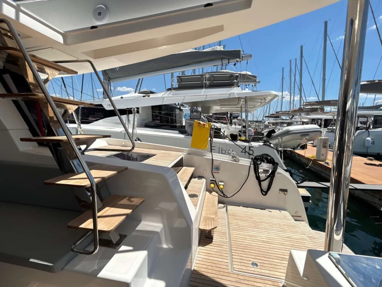 Uthyrning Salerno - Cervetti Cervetti 44  av Samboat 