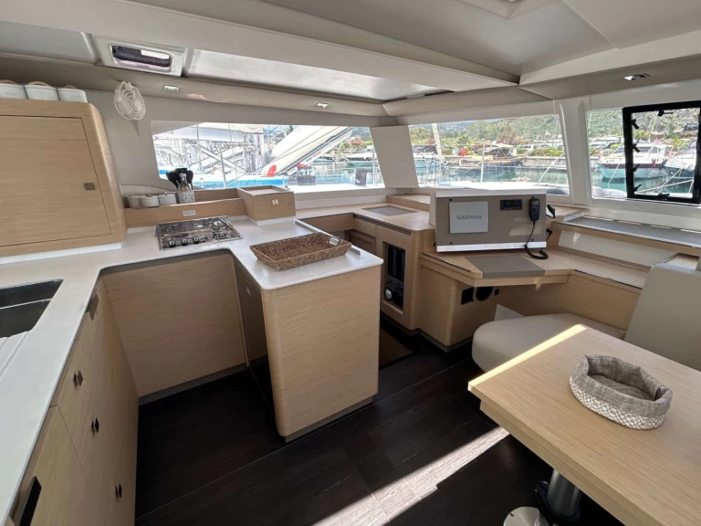 Uthyrning Salerno - Fountaine Pajot Astrea 42 av Samboat 