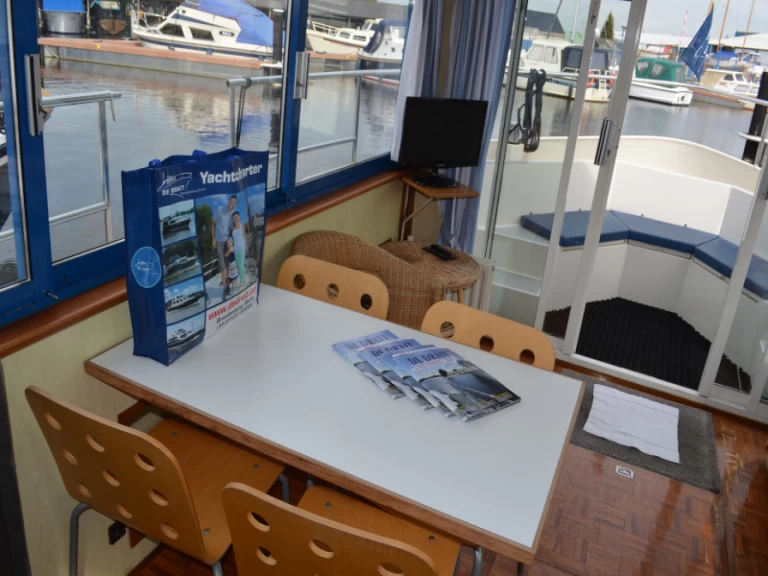 Yacht charter Drachten billig Safari Houseboat 1050