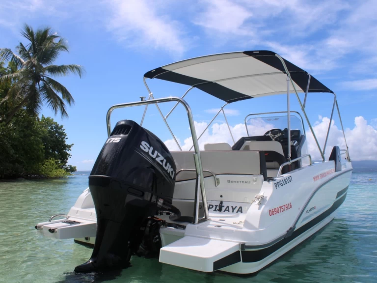 Uthyrning Motorbåt  Bénéteau med en båtlicens 