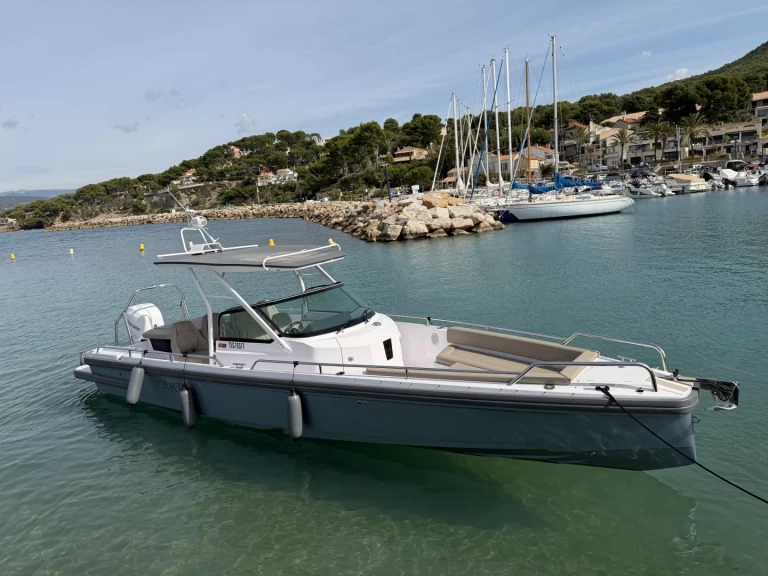 Yacht charter La Madrague billig Axopar 28 T-Top