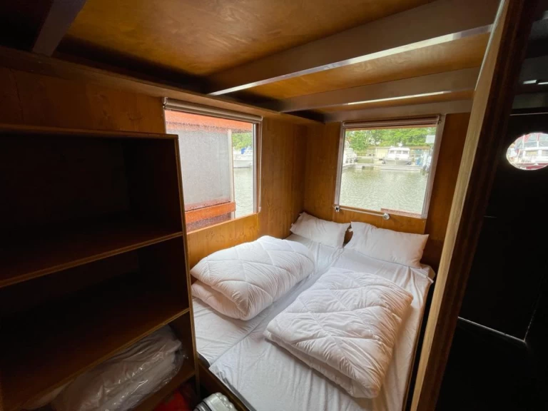 Yacht charter Radewege billig TS1000