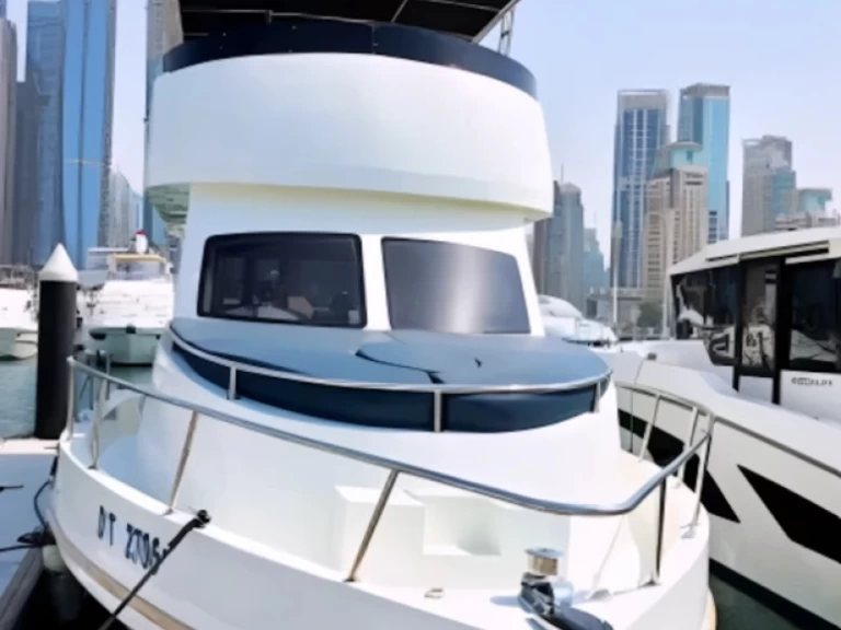 Båtuthyrning Riviera 42  i Dubai Marina på Samboat 