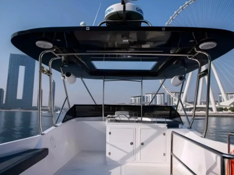 Yacht charter Dubai Marina billig 64