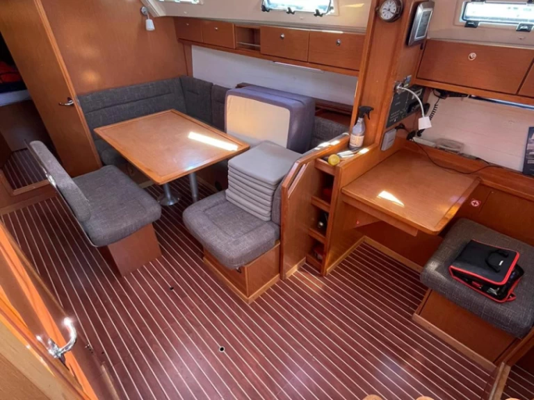 Uthyrning Segelbåt  i Pula  - Bavaria Cruiser 40 S