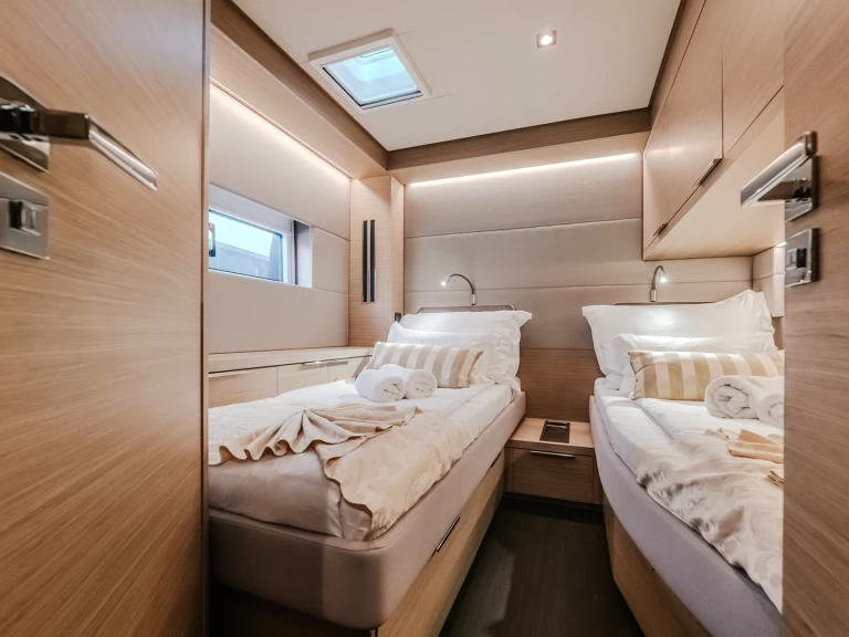 Yacht charter Kaštela billig Lagoon 55