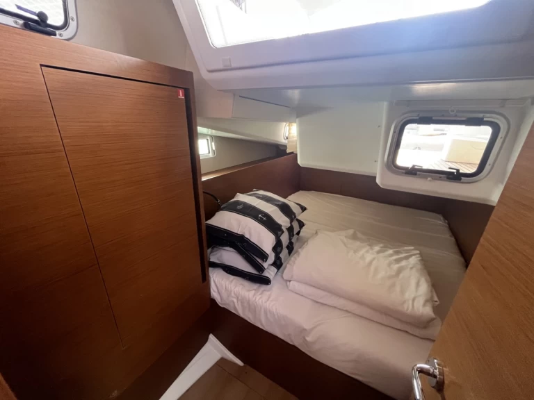 Hyr en Jeanneau Sun Odyssey 440 Sukošan 