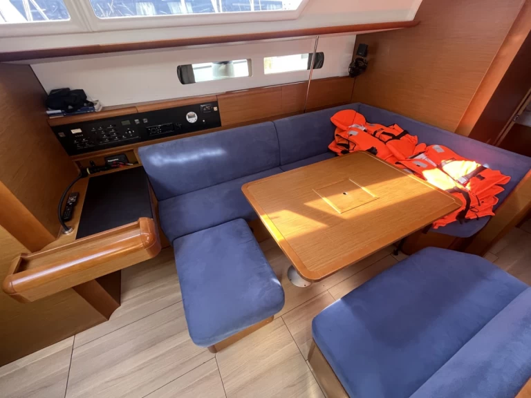 Hyra Segelbåt  med eller utan skeppare Jeanneau Sukošan 