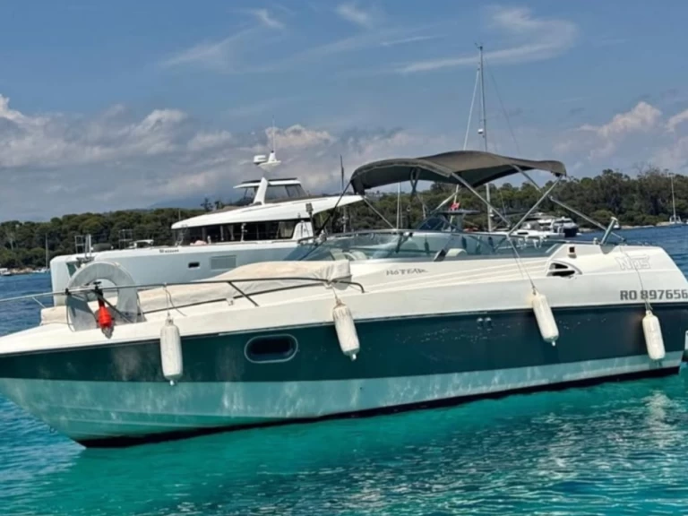 Uthyrning Motorbåt  Bénéteau med en båtlicens 